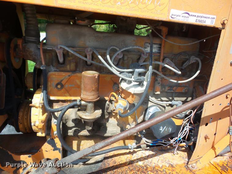 image for item EI9854 1986 Broce T15 broom