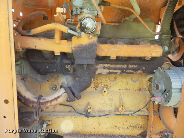 image for item EI9854 1986 Broce T15 broom