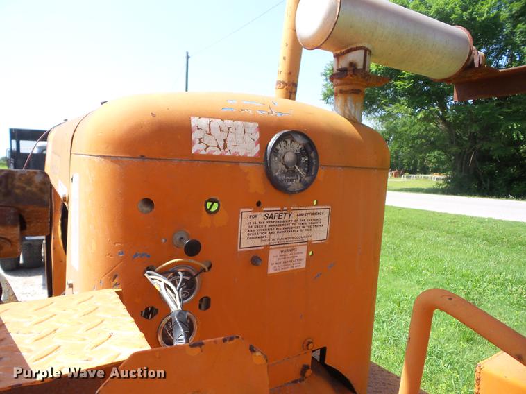 image for item EI9854 1986 Broce T15 broom