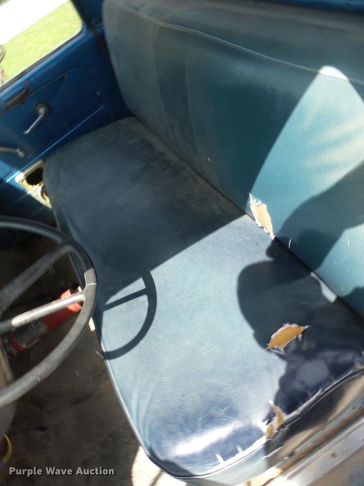 image for item EI9855 1975 International 1850 flatbed truck