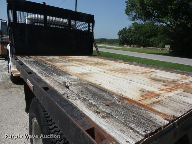 image for item EI9855 1975 International 1850 flatbed truck