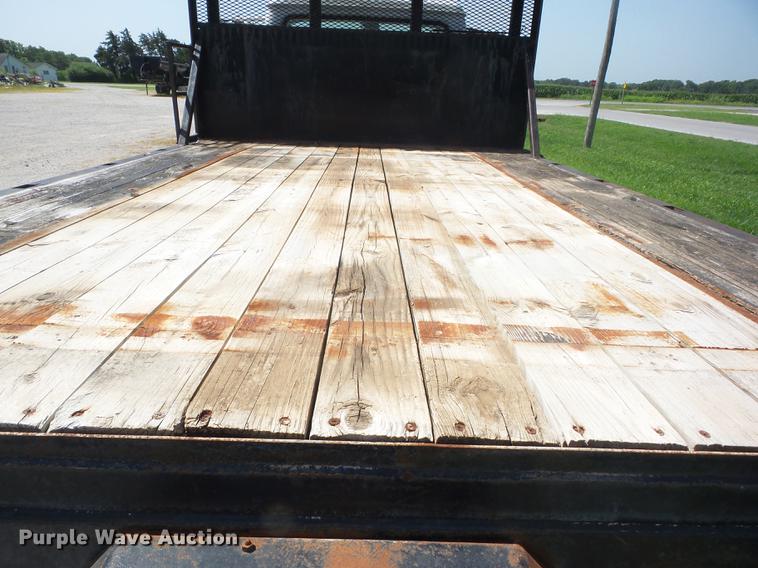 image for item EI9855 1975 International 1850 flatbed truck