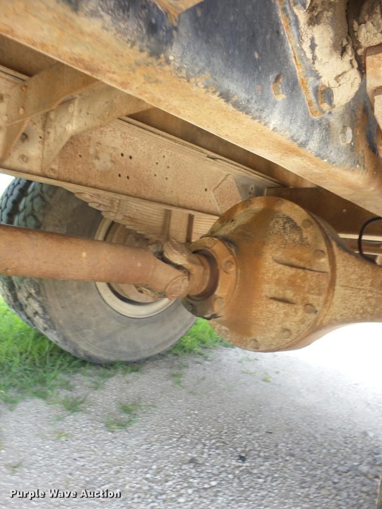 image for item EI9855 1975 International 1850 flatbed truck