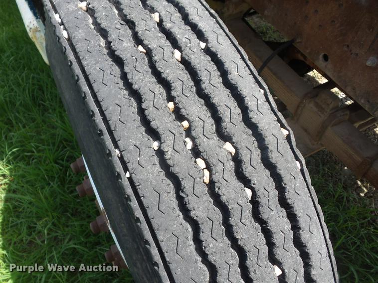 image for item EI9855 1975 International 1850 flatbed truck