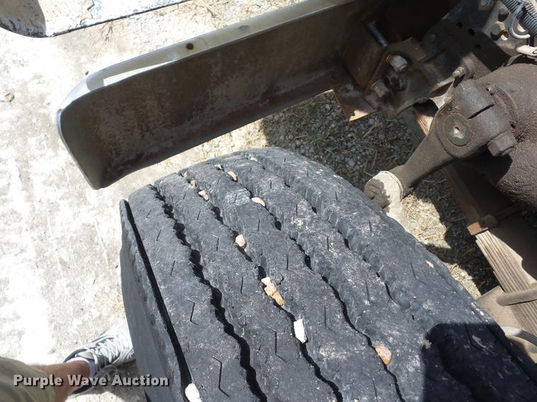 image for item EI9855 1975 International 1850 flatbed truck