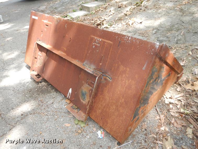 image for item EK9381 72"W skid steer bucket