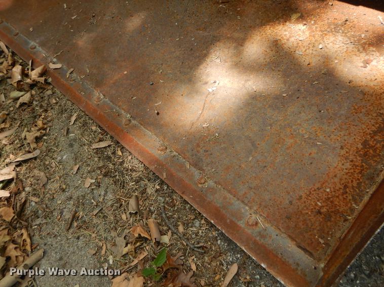image for item EK9381 72"W skid steer bucket