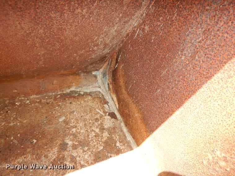 image for item EK9381 72"W skid steer bucket