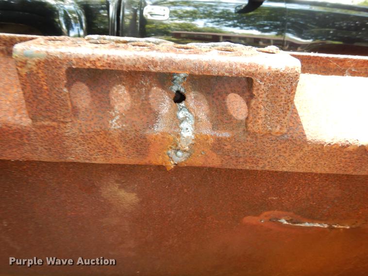 image for item EK9381 72"W skid steer bucket