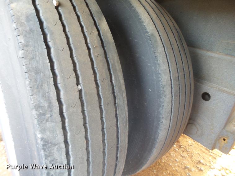 image for item EN9556 2001 Miller car trailer