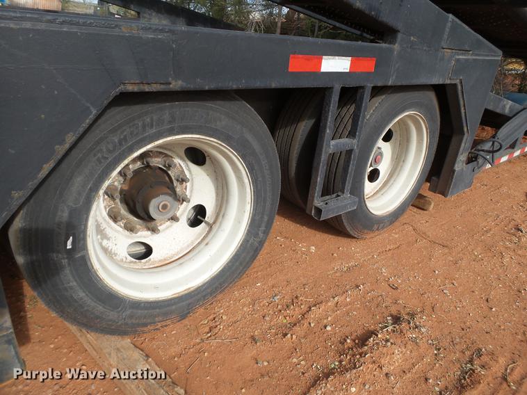 image for item EN9556 2001 Miller car trailer