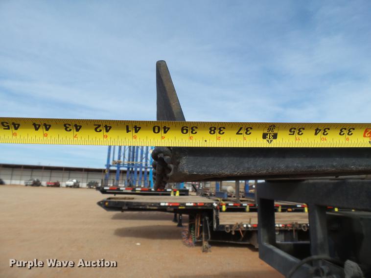 image for item EN9556 2001 Miller car trailer