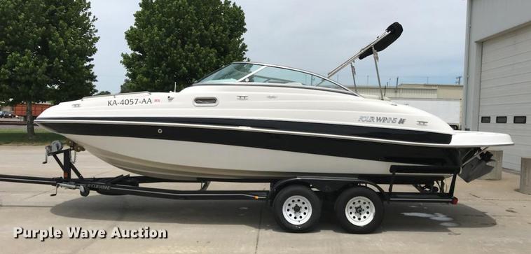 image for item G1211 2003 Four Winns 214 Funship deck boat