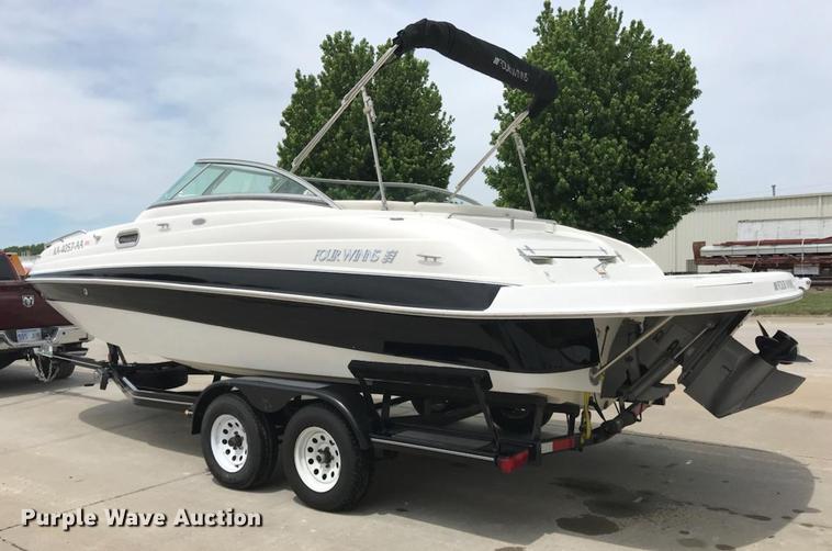 image for item G1211 2003 Four Winns 214 Funship deck boat