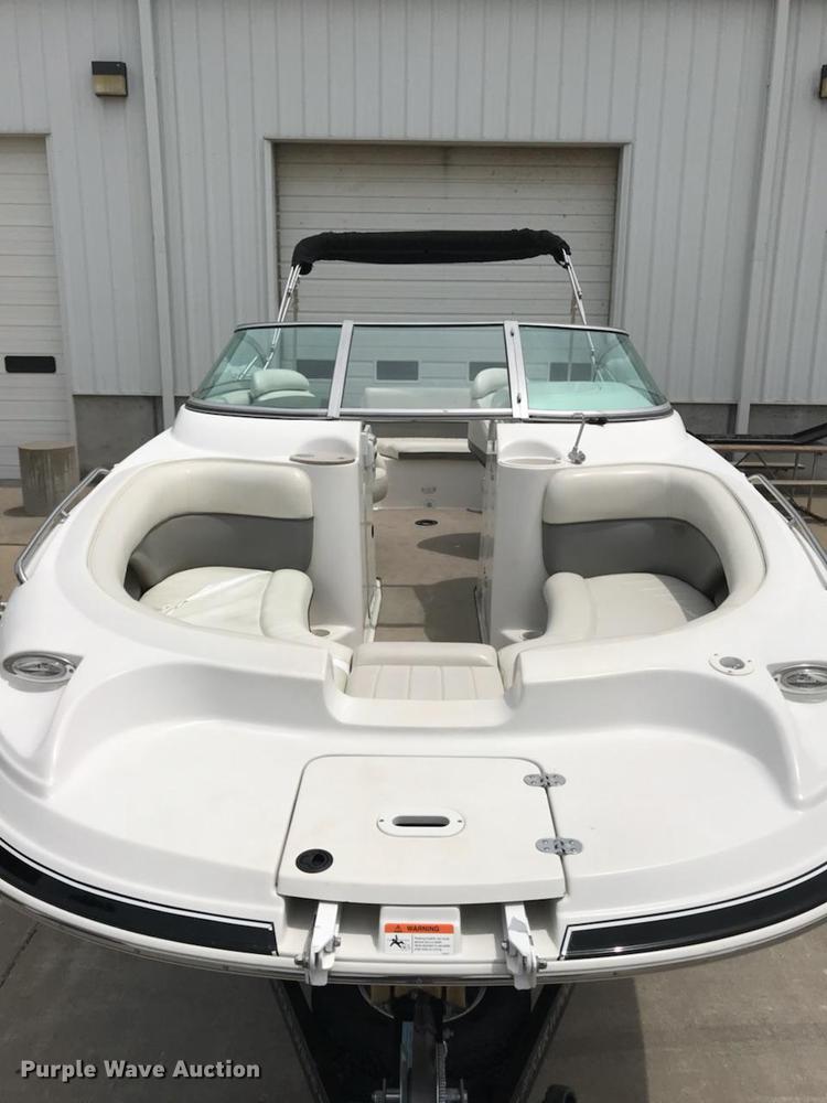 image for item G1211 2003 Four Winns 214 Funship deck boat