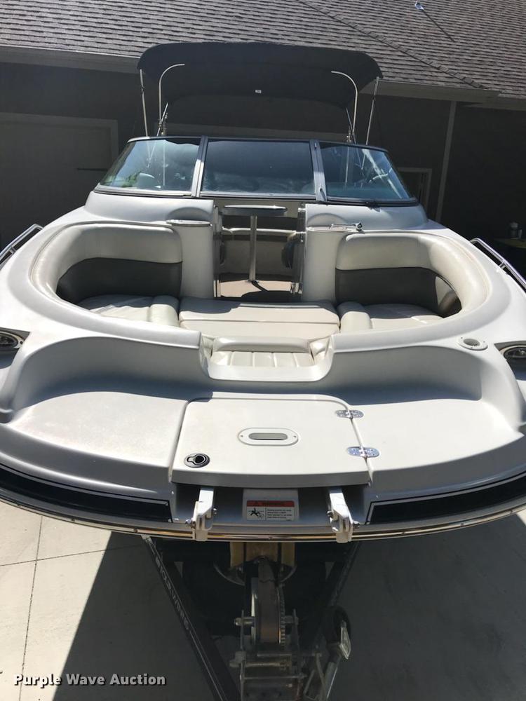 image for item G1211 2003 Four Winns 214 Funship deck boat