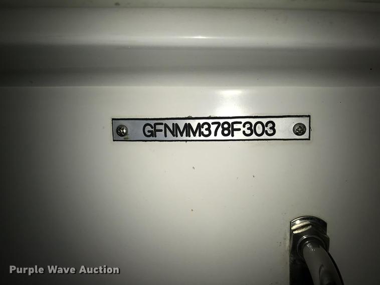 image for item G1211 2003 Four Winns 214 Funship deck boat