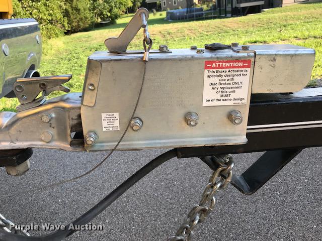 image for item G1211 2003 Four Winns 214 Funship deck boat