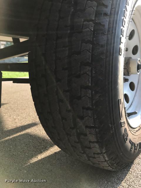 image for item G1211 2003 Four Winns 214 Funship deck boat