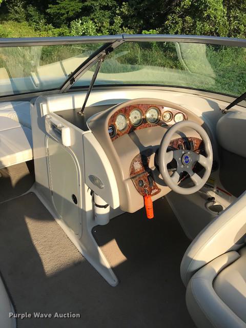 image for item G1211 2003 Four Winns 214 Funship deck boat