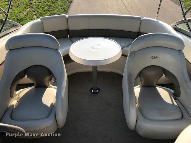 image for item G1211 2003 Four Winns 214 Funship deck boat