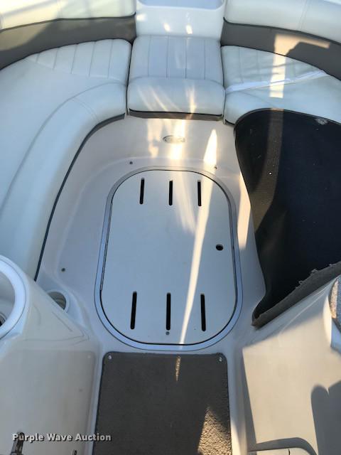 image for item G1211 2003 Four Winns 214 Funship deck boat