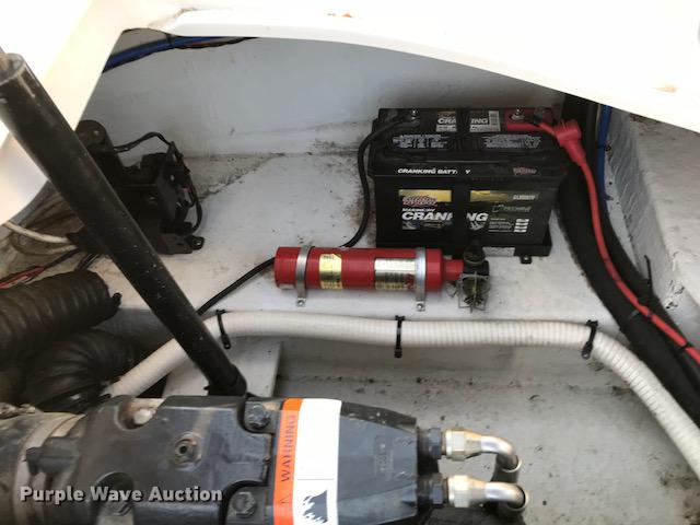 image for item G1211 2003 Four Winns 214 Funship deck boat