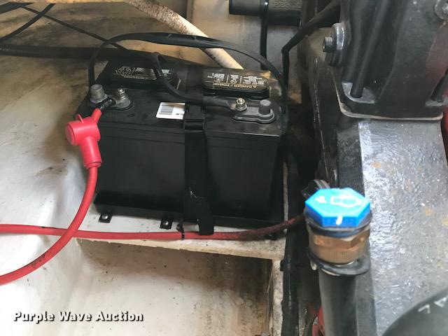 image for item G1211 2003 Four Winns 214 Funship deck boat