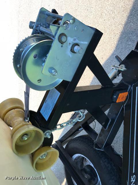 image for item G1211 2003 Four Winns 214 Funship deck boat