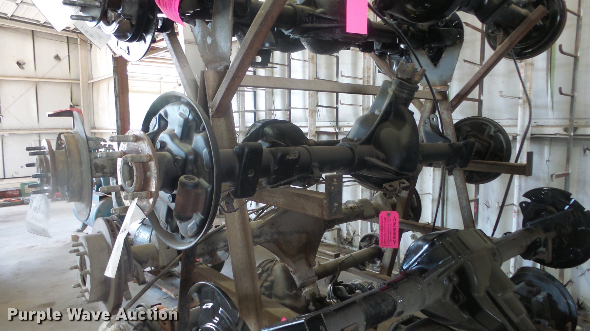 (24) truck rear axles in Wichita, KS Item EF9033 sold Purple Wave