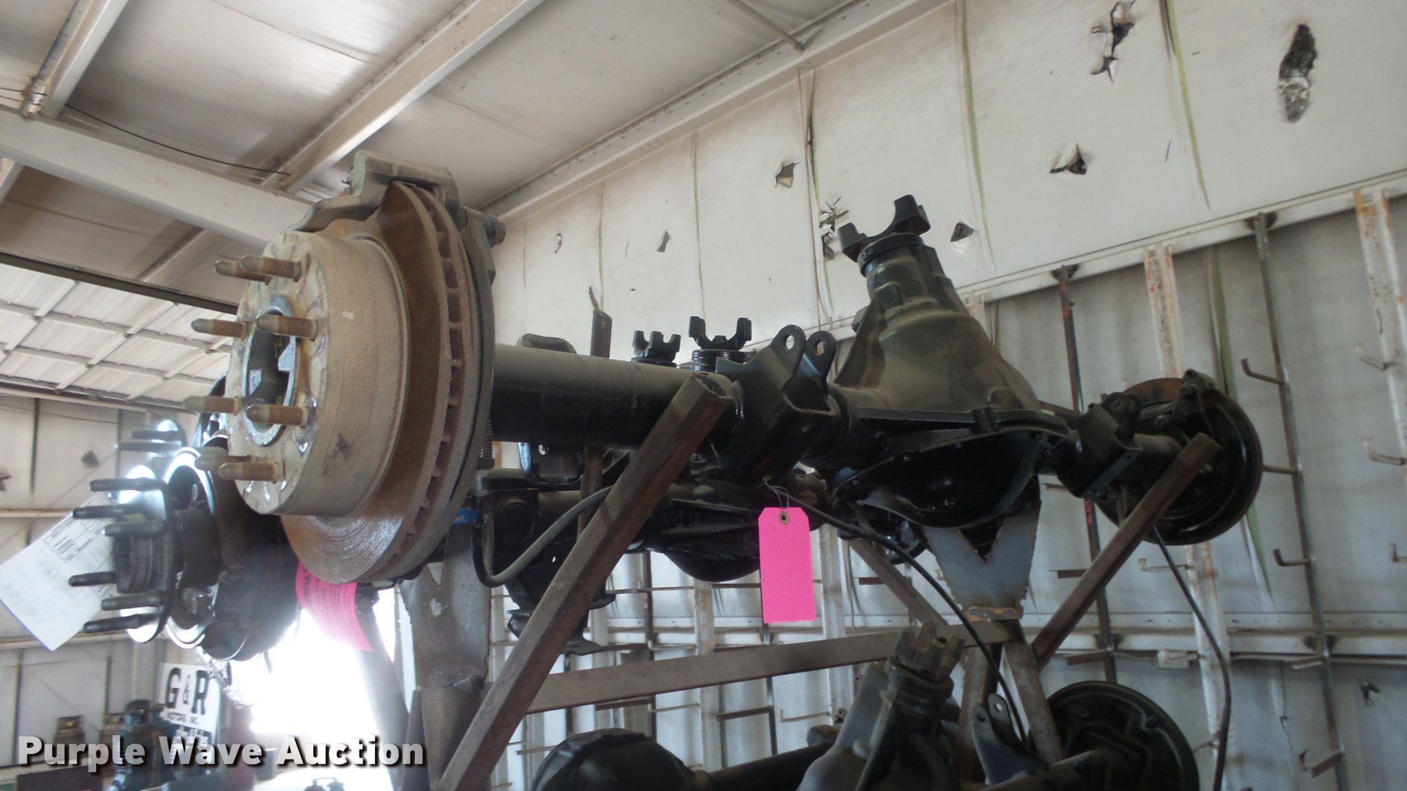 (24) truck rear axles in Wichita, KS Item EF9033 sold Purple Wave