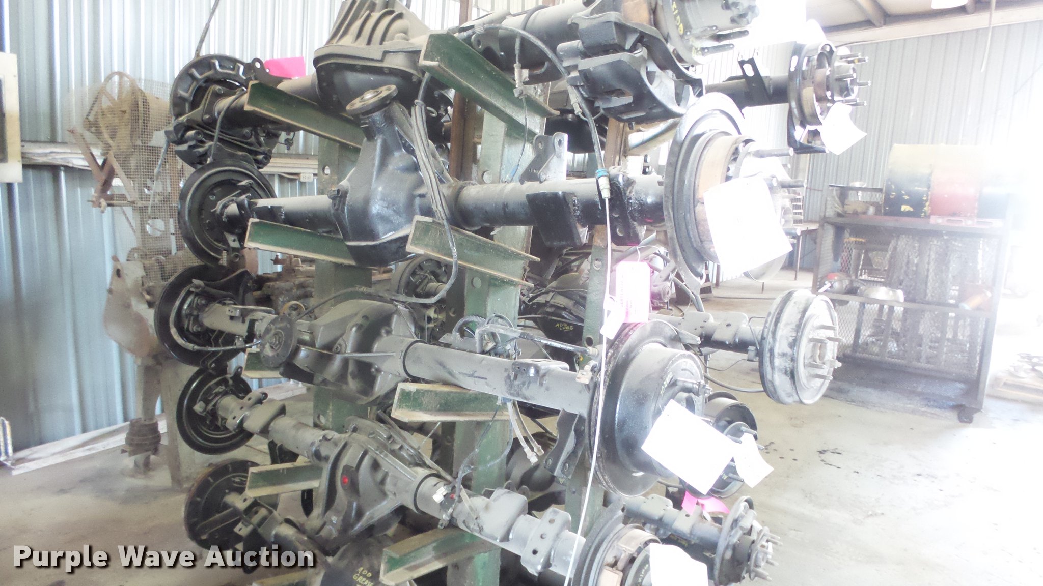 (24) truck rear axles in Wichita, KS Item EF9033 sold Purple Wave