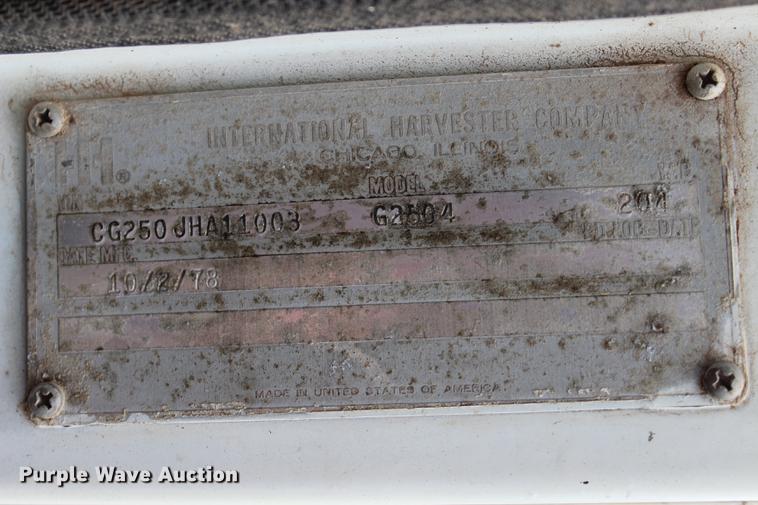 image for item BE9343 1980 International G25 flatbed winch truck