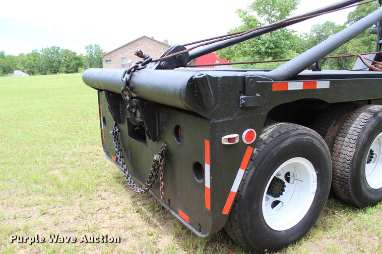 image for item BE9343 1980 International G25 flatbed winch truck