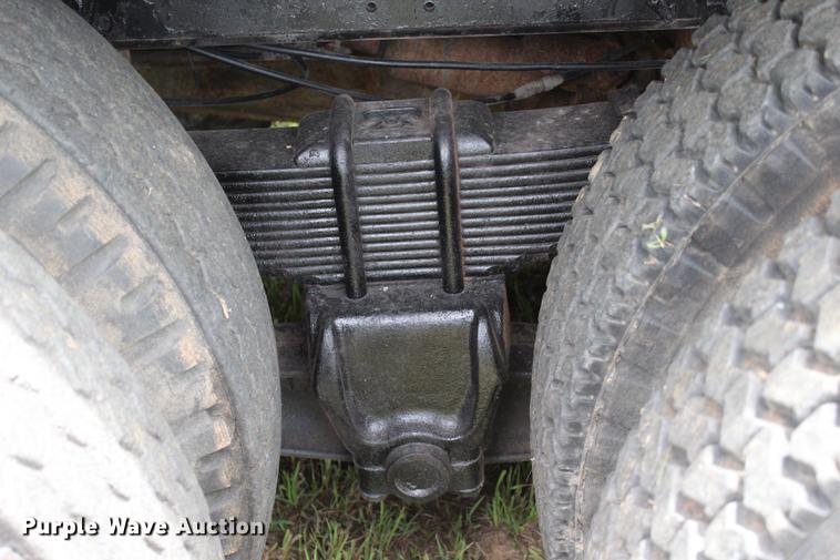 image for item BE9343 1980 International G25 flatbed winch truck