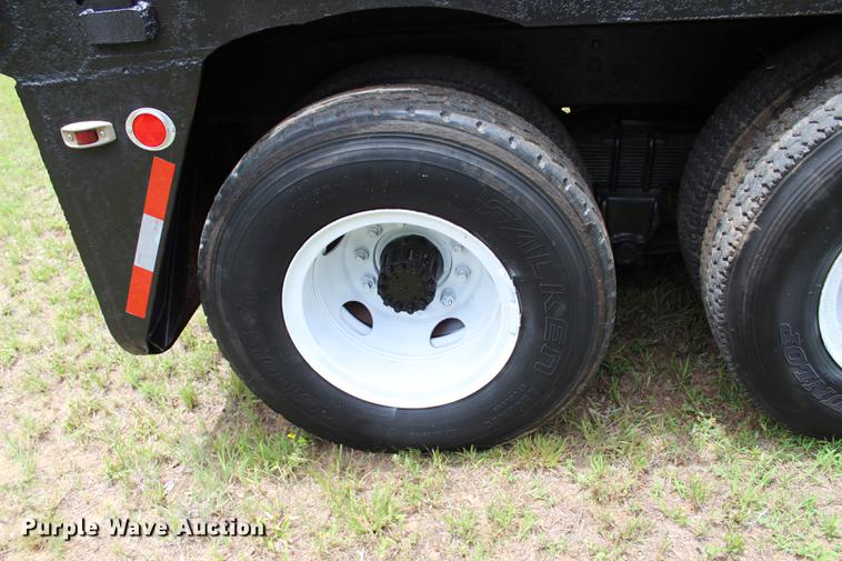 image for item BE9343 1980 International G25 flatbed winch truck