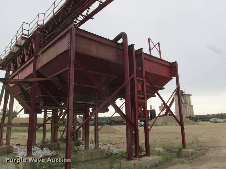 image for item DA8255 (2) bulk hopper bins