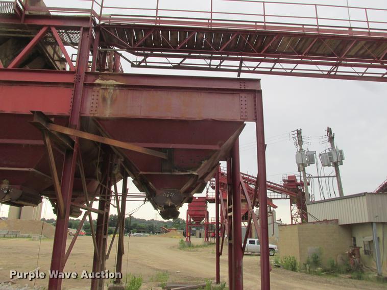 image for item DA8255 (2) bulk hopper bins