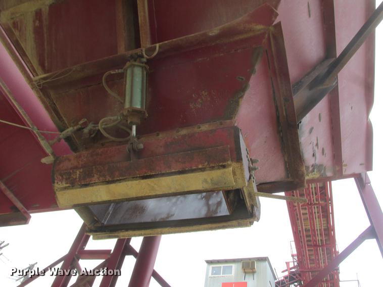 image for item DA8255 (2) bulk hopper bins