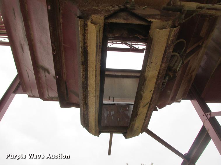 image for item DA8255 (2) bulk hopper bins