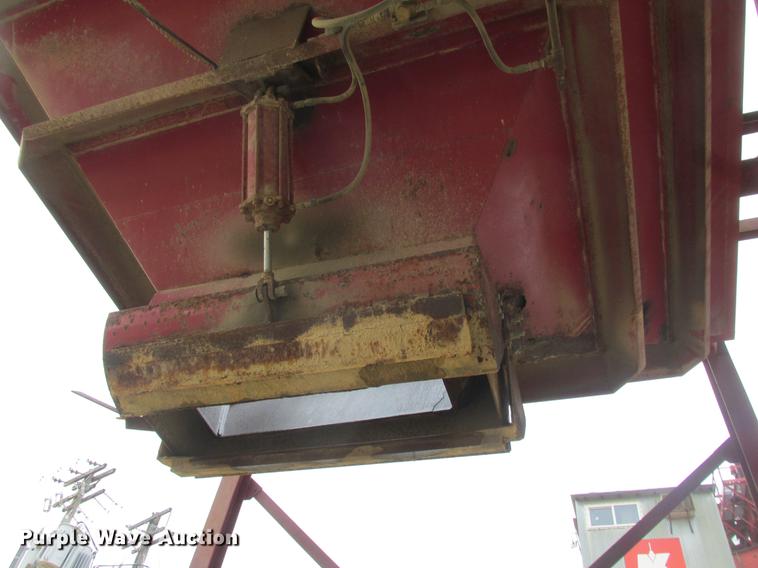 image for item DA8255 (2) bulk hopper bins