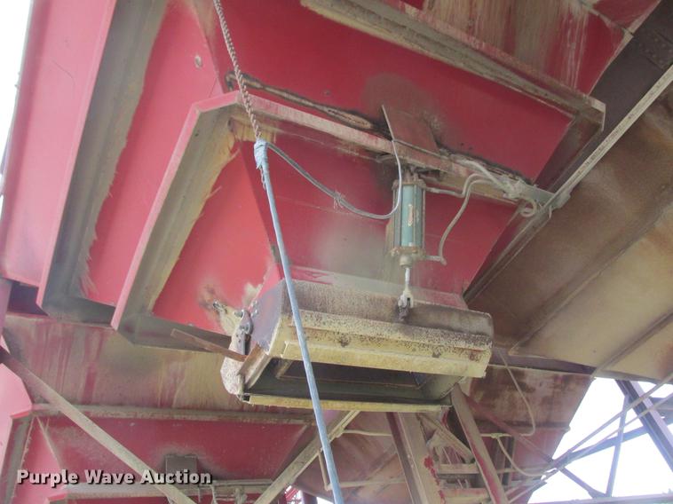 image for item DA8256 (2) bulk hopper bins