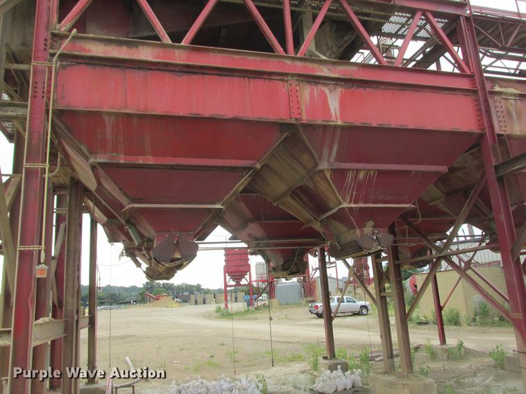 image for item DA8257 (2) bulk hopper bins