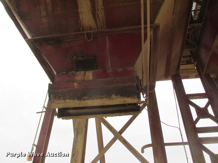 image for item DA8257 (2) bulk hopper bins