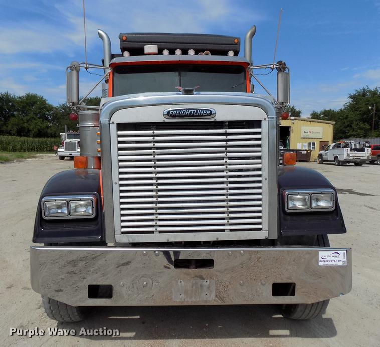 image for item DB8684 1997 Freightliner FLD120 Classic dump truck