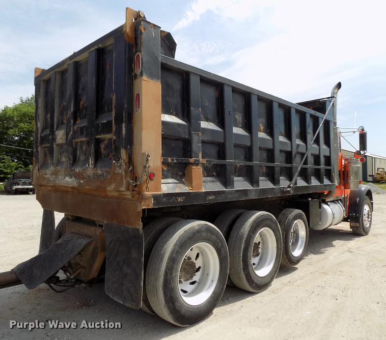 image for item DB8684 1997 Freightliner FLD120 Classic dump truck