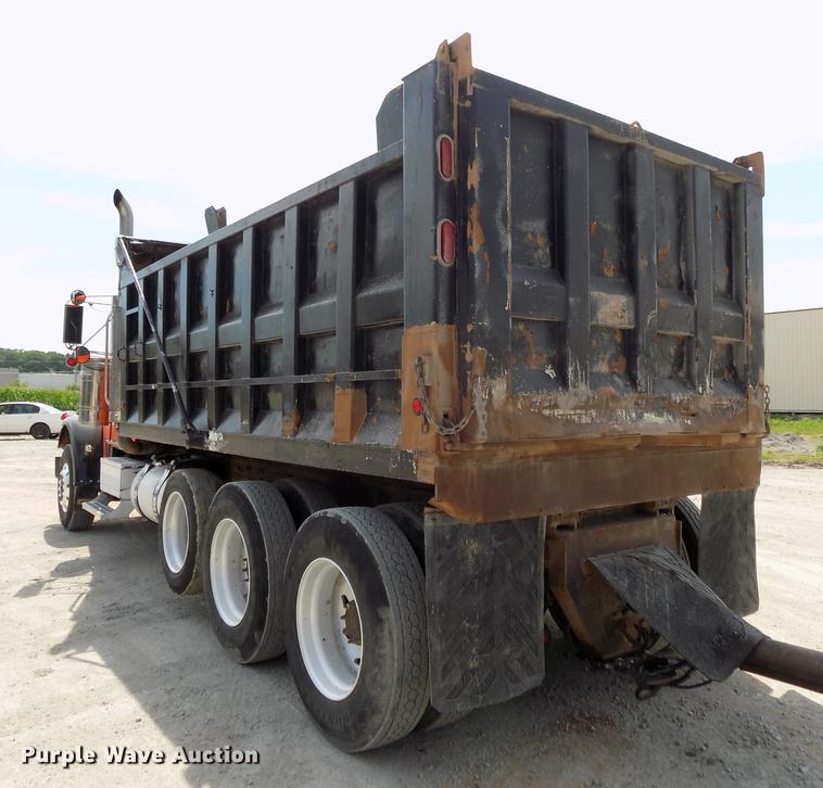 image for item DB8684 1997 Freightliner FLD120 Classic dump truck