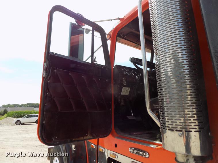 image for item DB8684 1997 Freightliner FLD120 Classic dump truck
