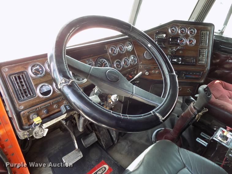 image for item DB8684 1997 Freightliner FLD120 Classic dump truck