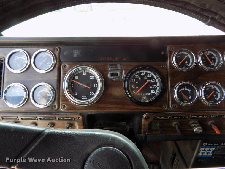 image for item DB8684 1997 Freightliner FLD120 Classic dump truck